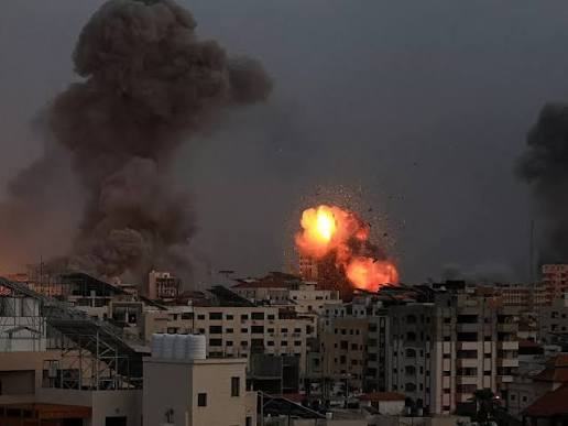 إصابة 4 فلسطينيين بغارة جوية إسرائيلية شرقي مدينة غزة