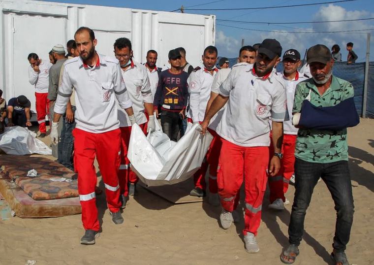 إصابة مسعف فلسطيني وانقلاب مركبة جراء إرهاب المستوطنين بالضفة المحتلة