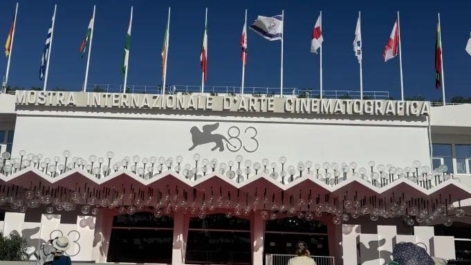 فلسطين حاضرة في قائمة أفلام مهرجان البندقية.. فلماذا يغيب علمها؟